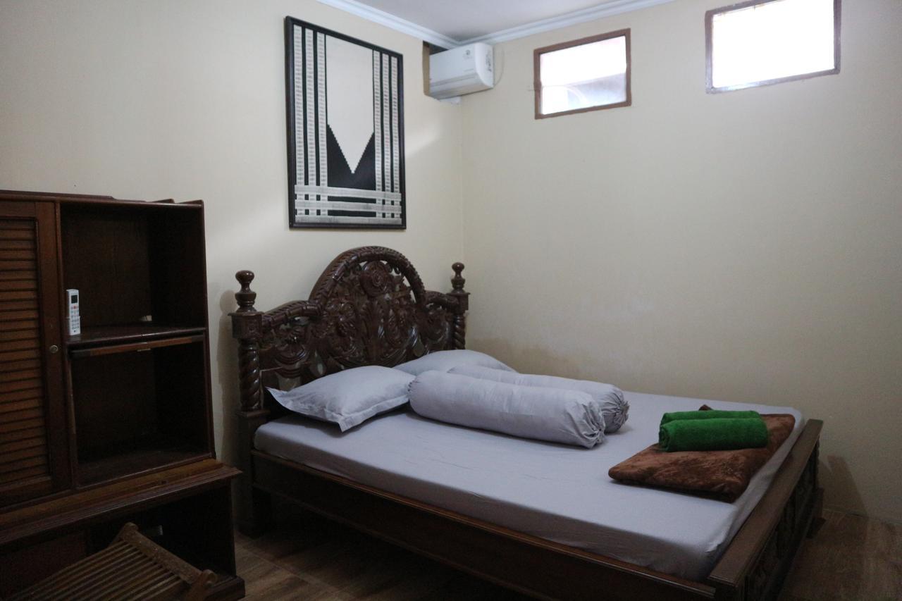 Kembar Guesthouse Yogyakarta Esterno foto