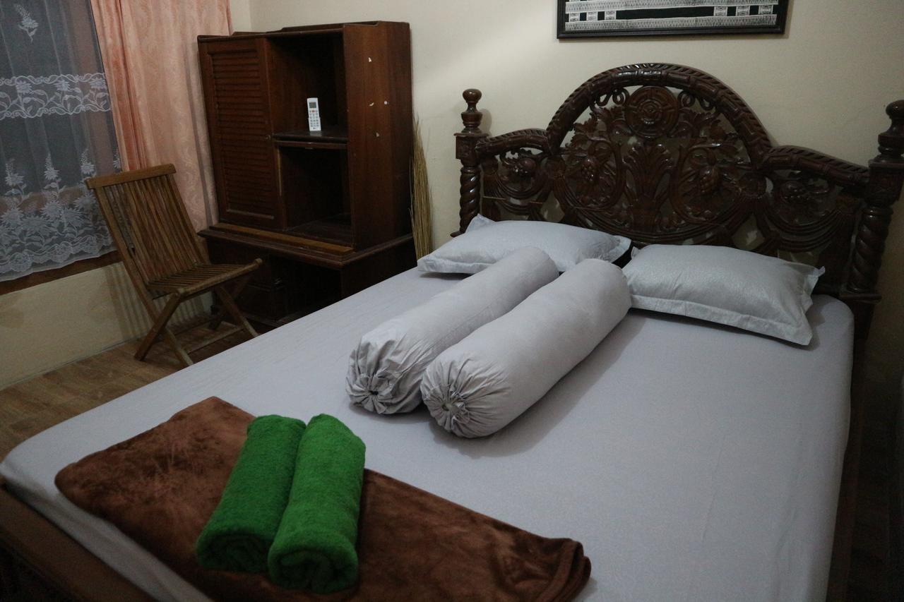 Kembar Guesthouse Yogyakarta Esterno foto